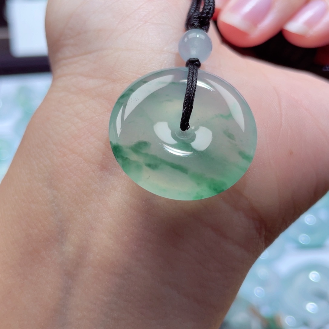 颈饰未镶嵌翡翠平安扣