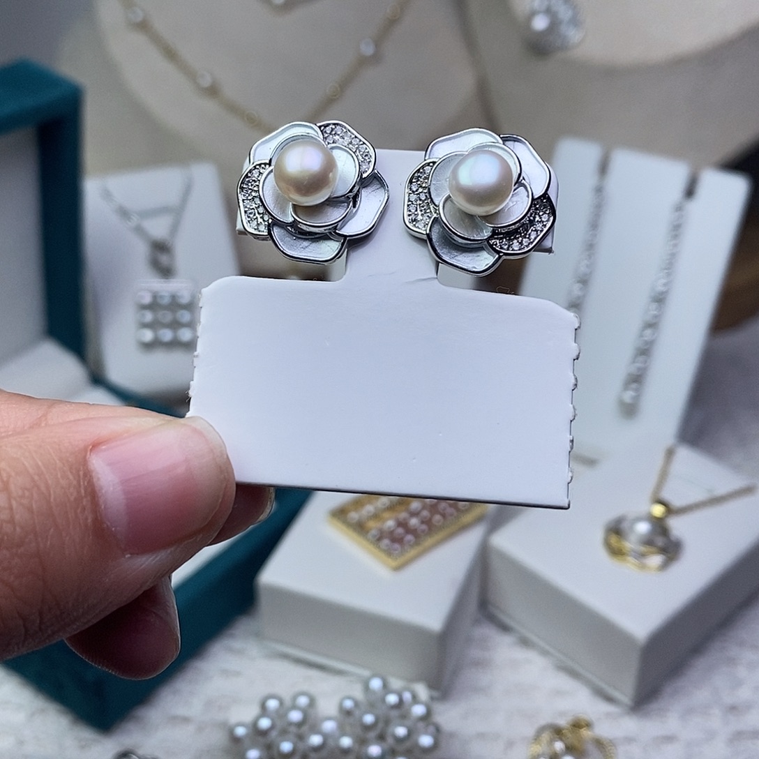 淡水珍珠银S925镶嵌耳饰