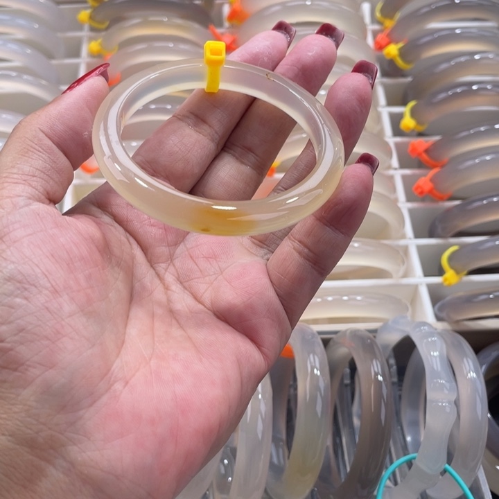 玛瑙/玉髓未镶嵌手镯