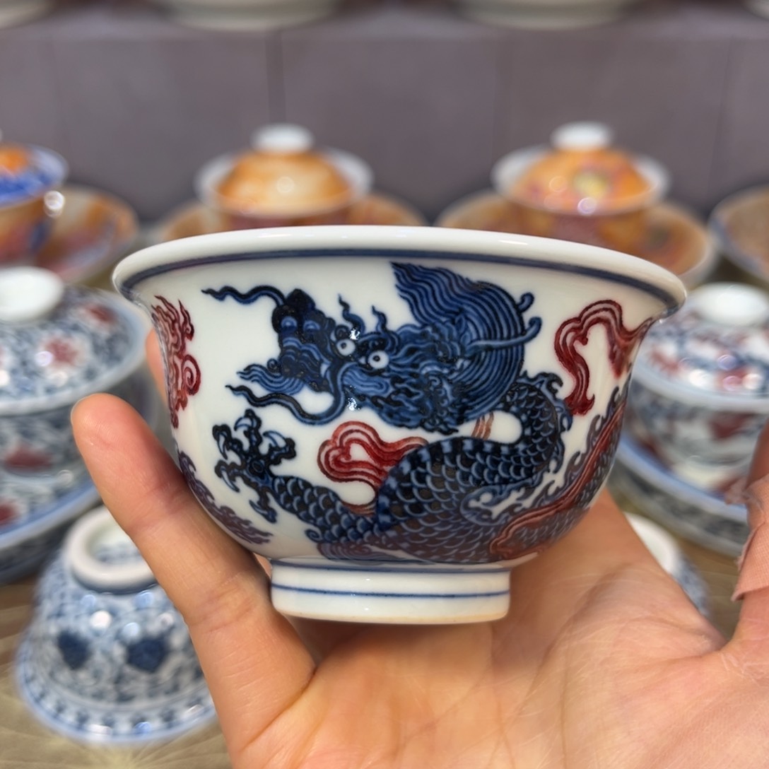 青花釉里红宣德霸王龙压手