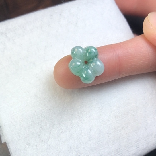 翡翠未镶嵌颈饰缅甸A货，每天下午1点半开播