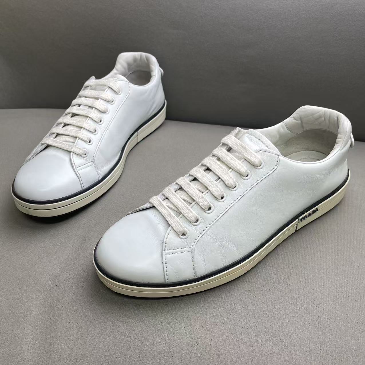 95新 Prada/普拉达 白蓝皮革面侧翼logo时尚百搭板鞋 42.5码