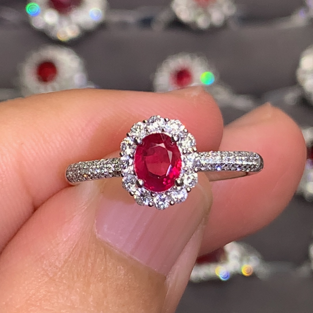 红宝石戒指铂Pt950镶嵌