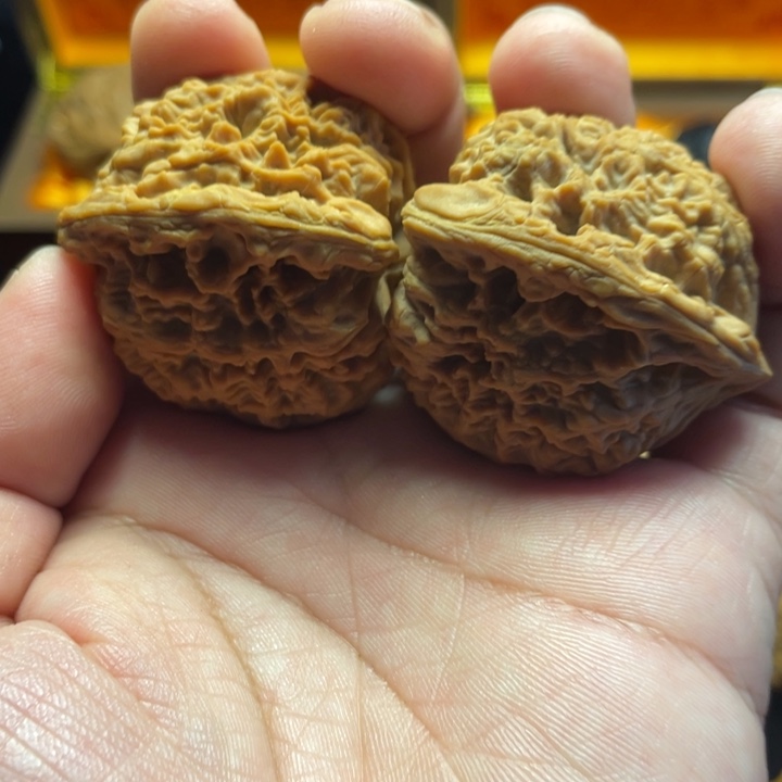 文玩核桃吊坠南疆石