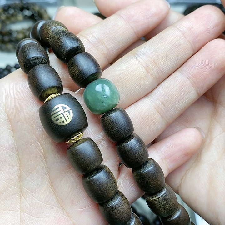 沉香手串大*越南芽庄白奇楠沉水料