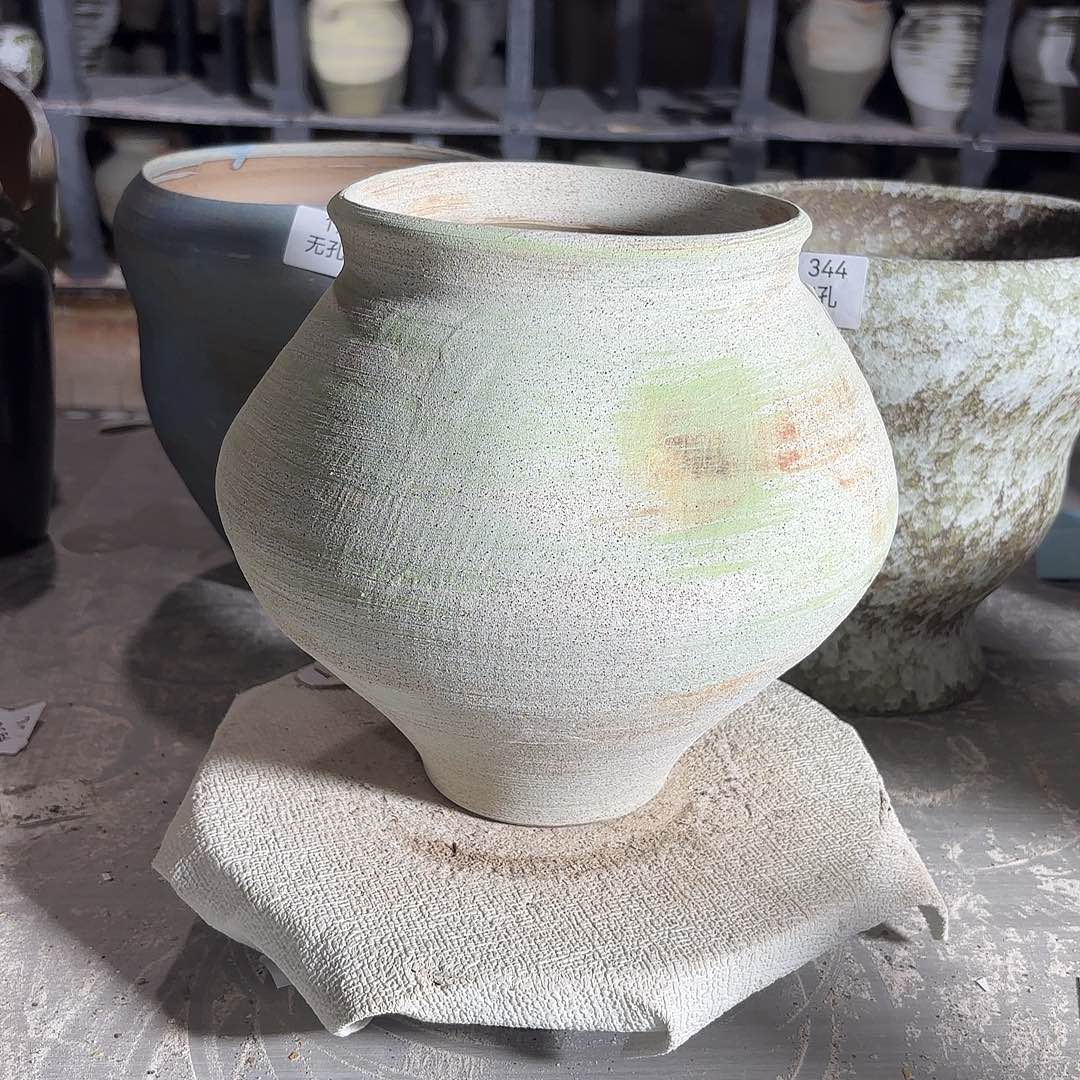 摆件高23，口14，无孔1117