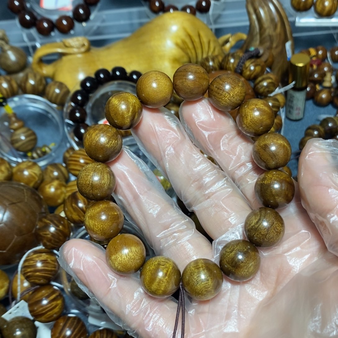 金丝楠木雕工艺品15