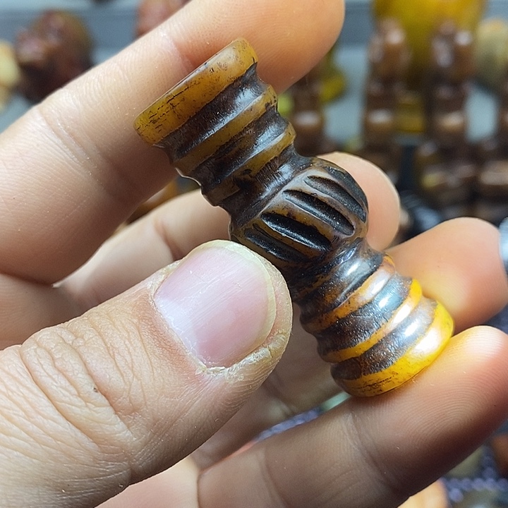 未镶嵌蛇纹石玉颈饰