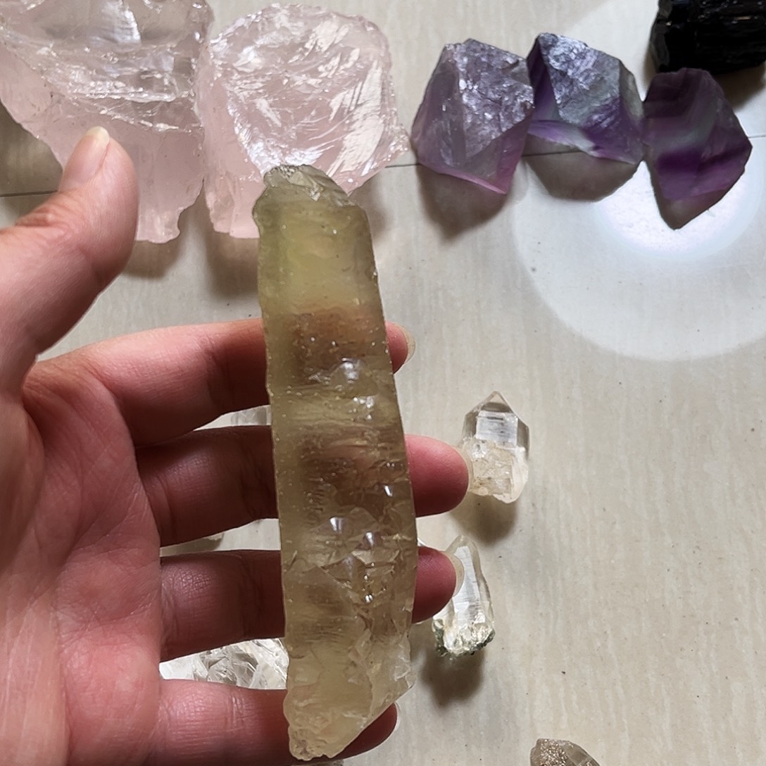 爬***行水晶未镶嵌珠宝半成品