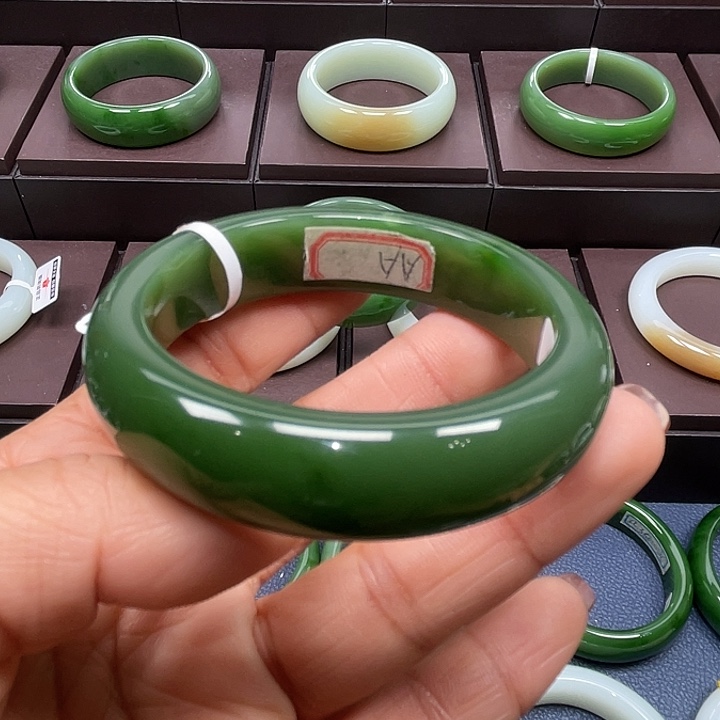 和田玉未镶嵌手镯5354