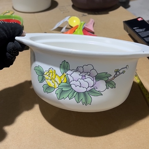 微瑕，明火，口径19，高9贴花，釉面不均，无盖