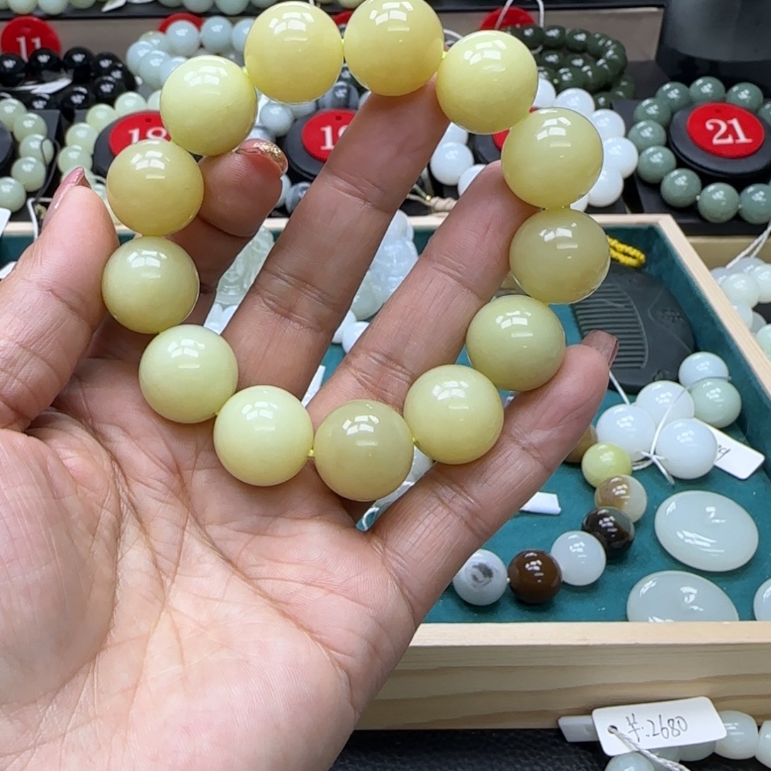 灵***玉和田玉未镶嵌手链