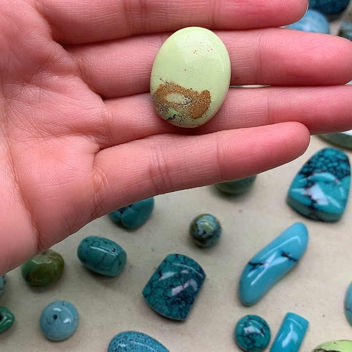 绿松石未镶嵌珠宝奇石