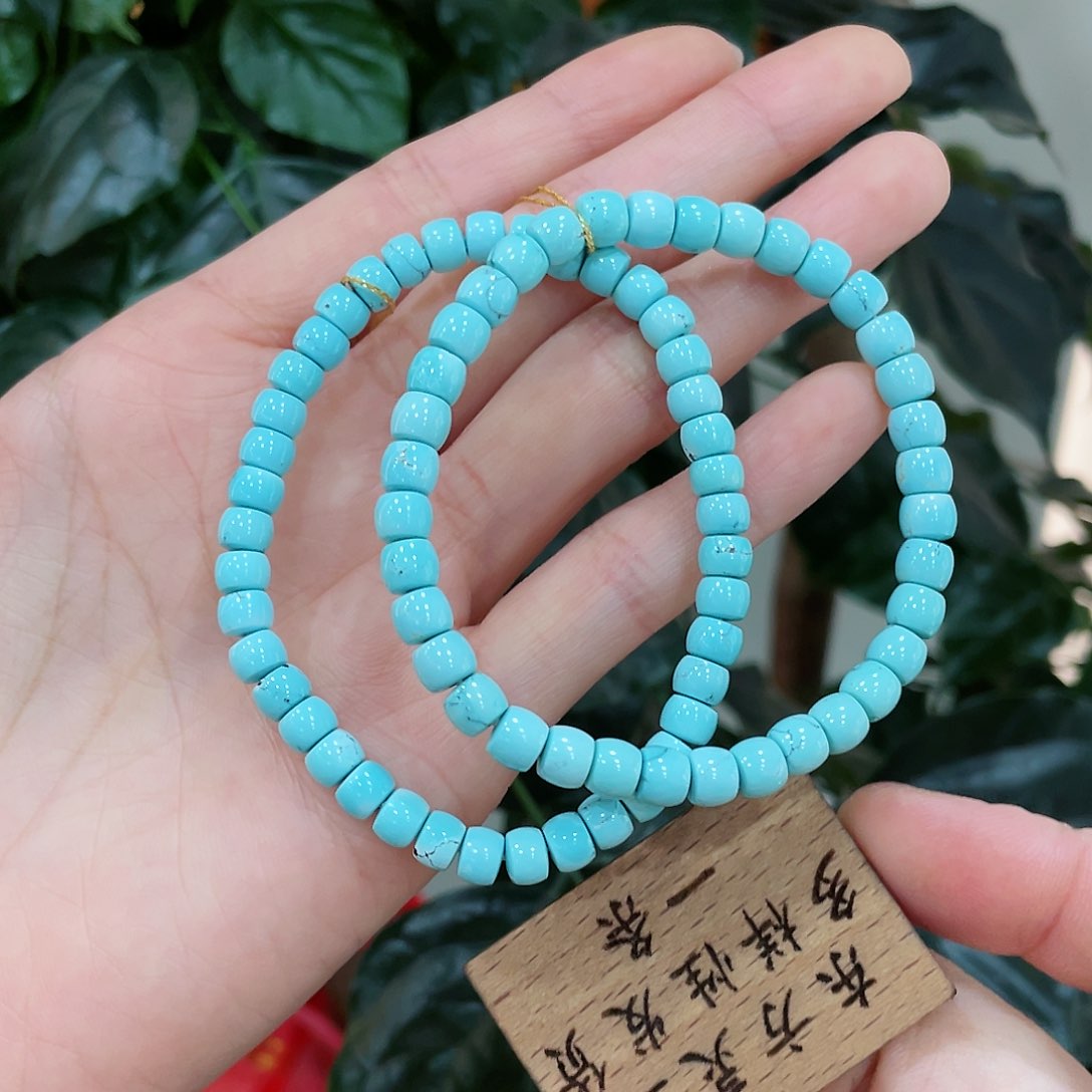 绿松石颈饰未镶嵌