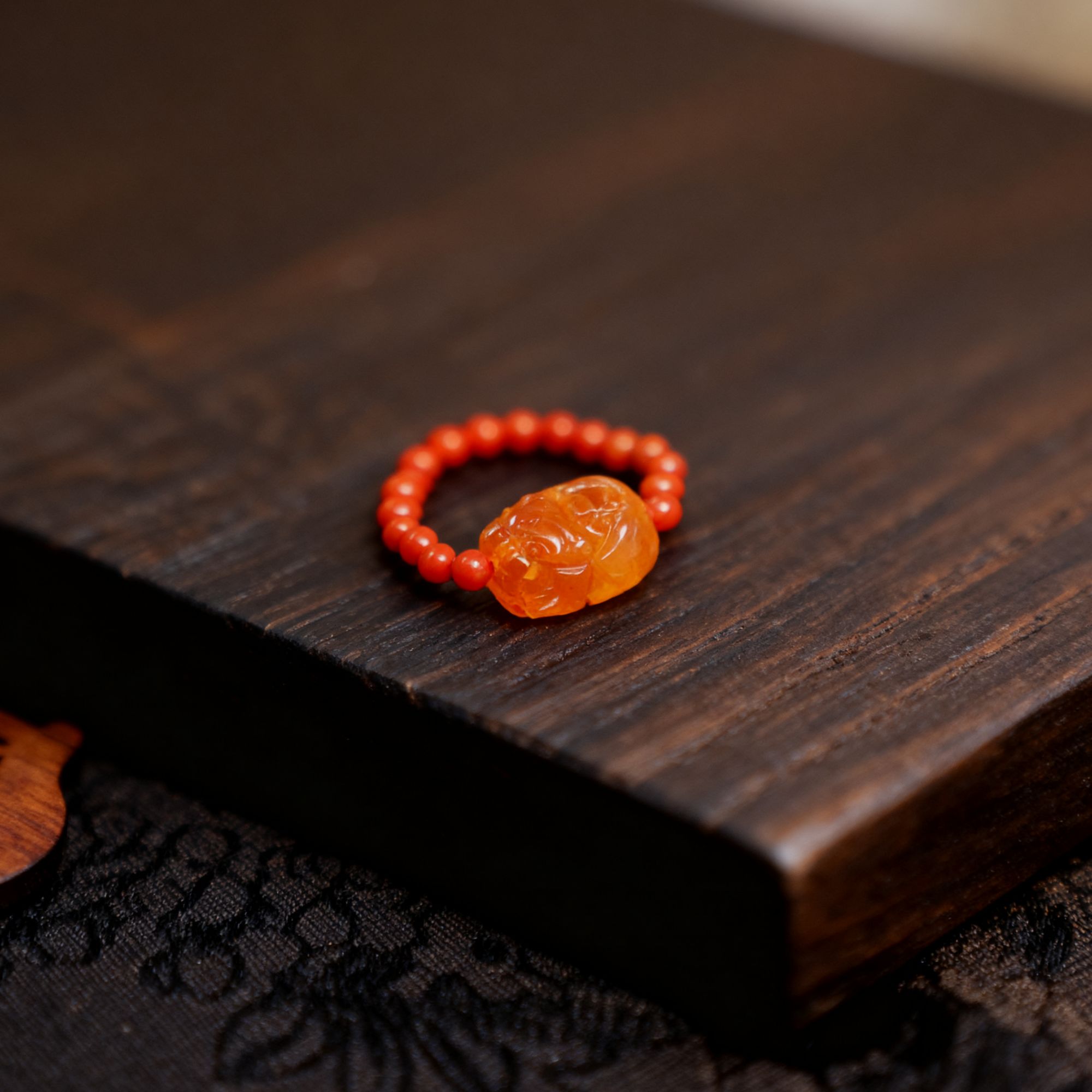 天然琥珀蜜蜡溏心蜜貔貅招*守*本命年*生肖马南红玛瑙3mm戒指戒圈