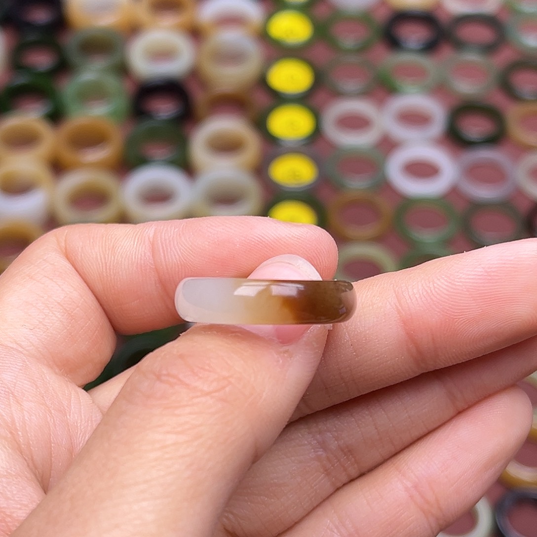 和田玉戒指未镶嵌14码三色糖半山 无鉴赏