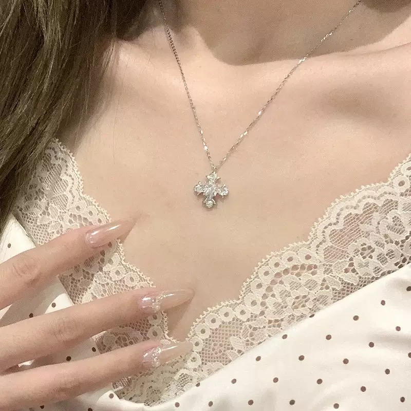 铜合金合成锆石项链 星芒十字架小众设计感轻奢高级锁骨链简约风