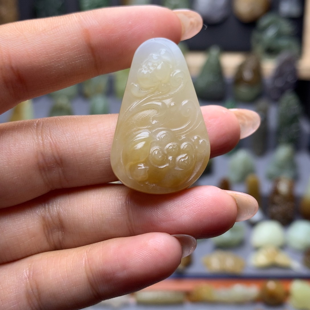 和田玉未镶嵌挂件