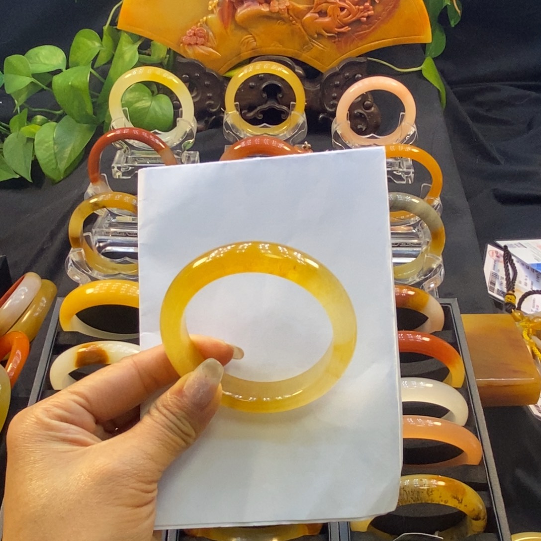 柒***夏石英质玉（黄龙玉）未镶嵌手镯阳阳