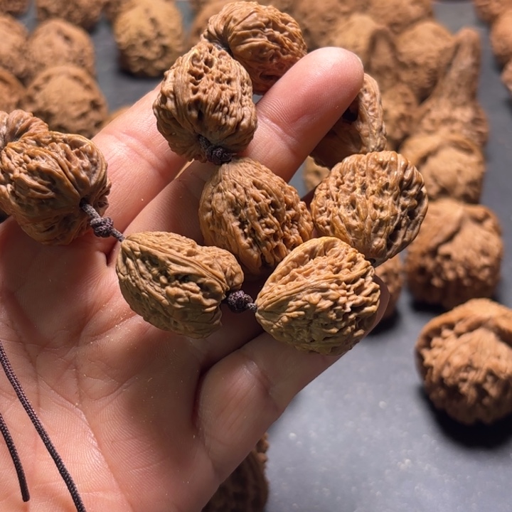 王***呀大叶紫檀（黑酸枝木类）