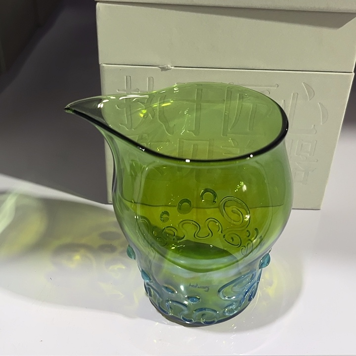 炫彩流纹绿色公道杯
