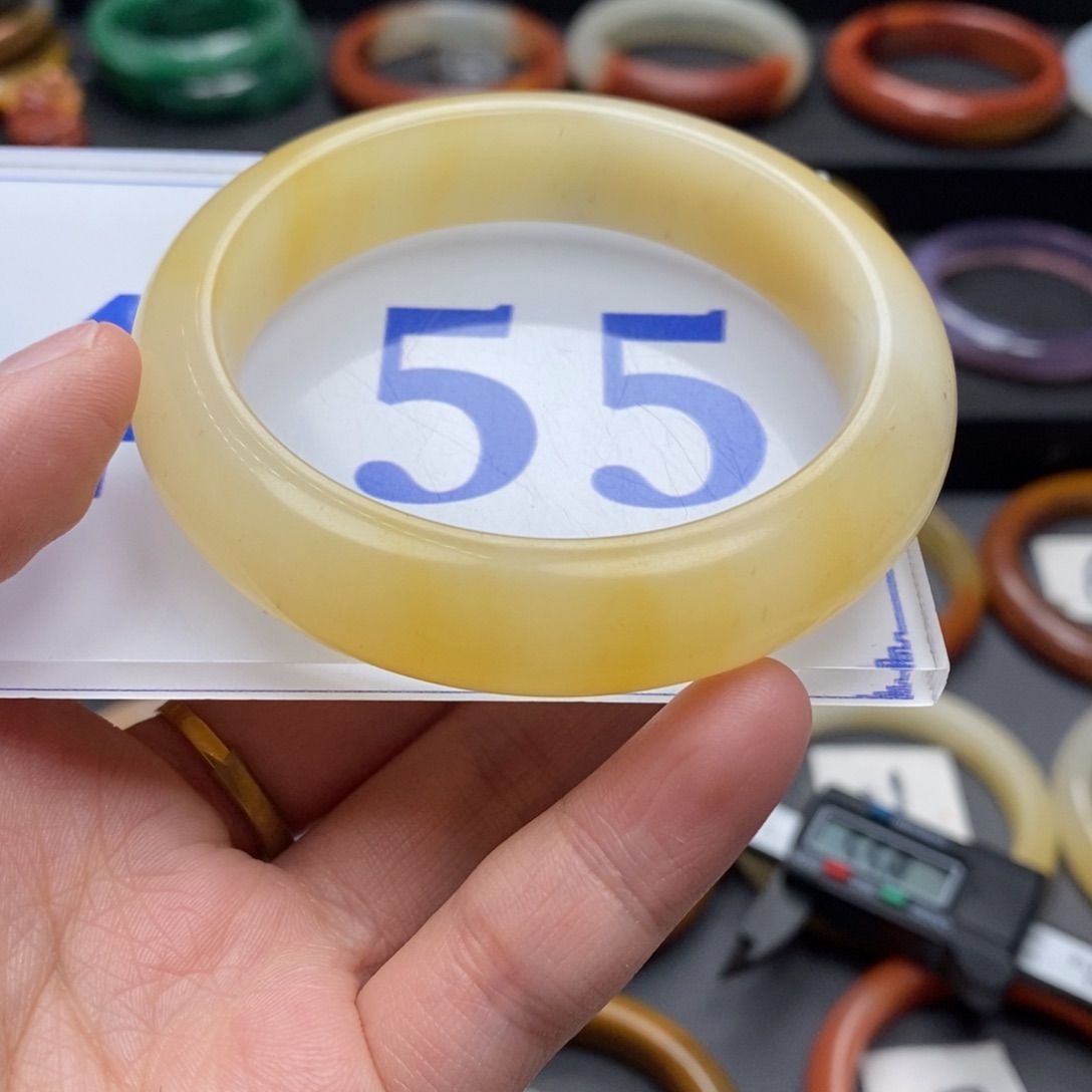 石英质玉（黄龙玉）手镯未镶嵌