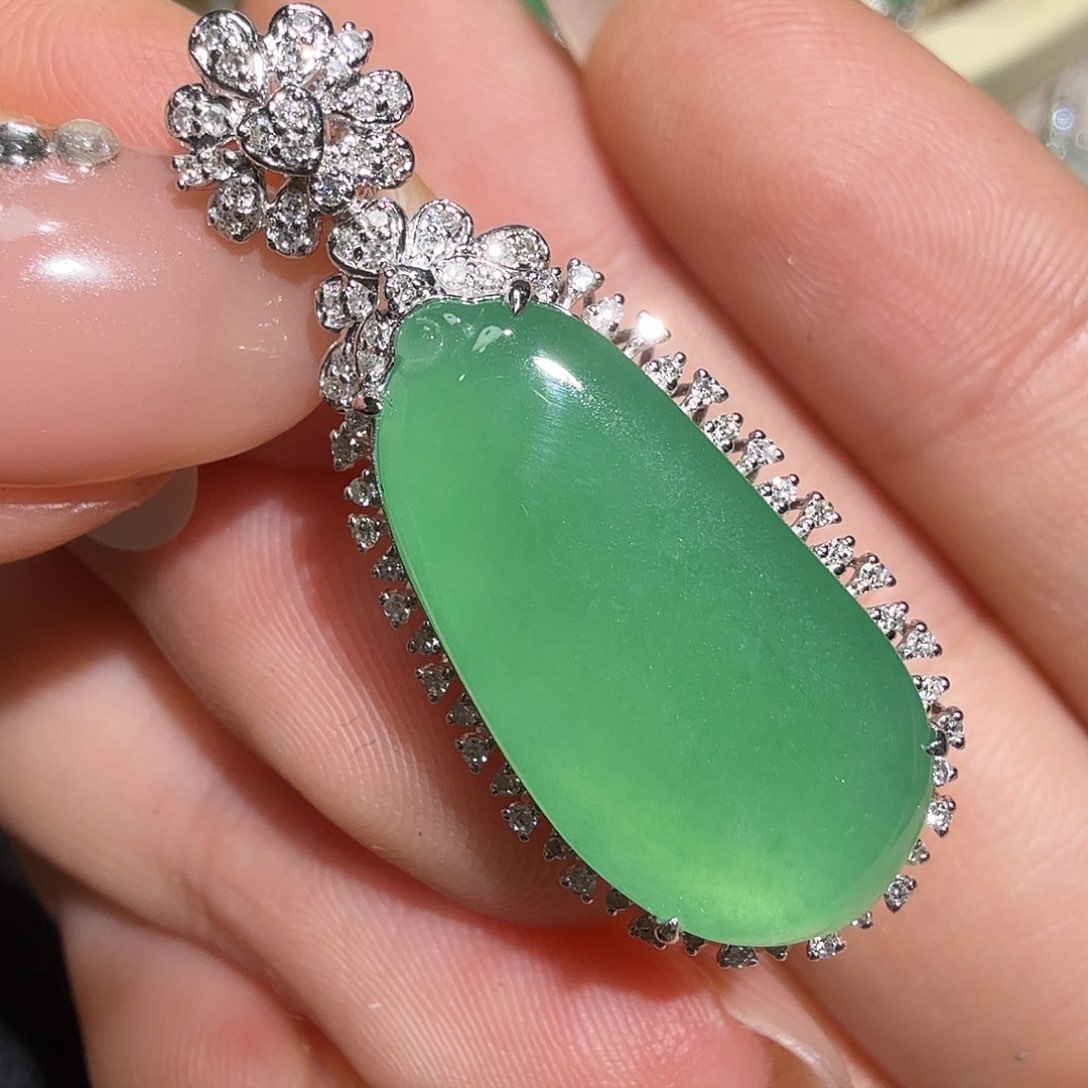 翡翠18K金镶嵌吊坠(不含链)