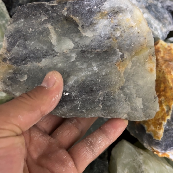 蛇纹石玉未镶嵌珠宝奇石