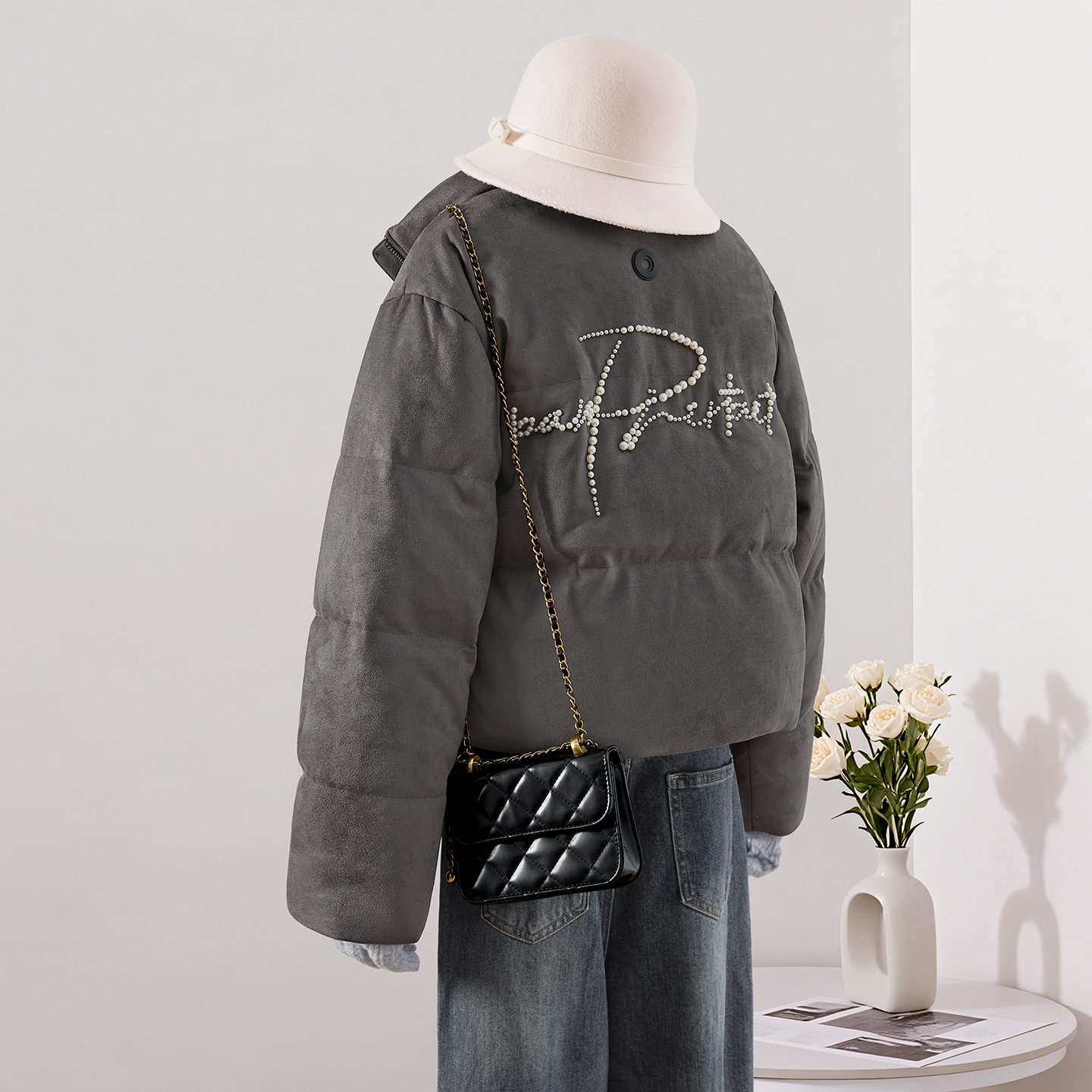 她池2025冬装新款女装时尚宽松款短款外套立领羽绒服T54Z8061YB