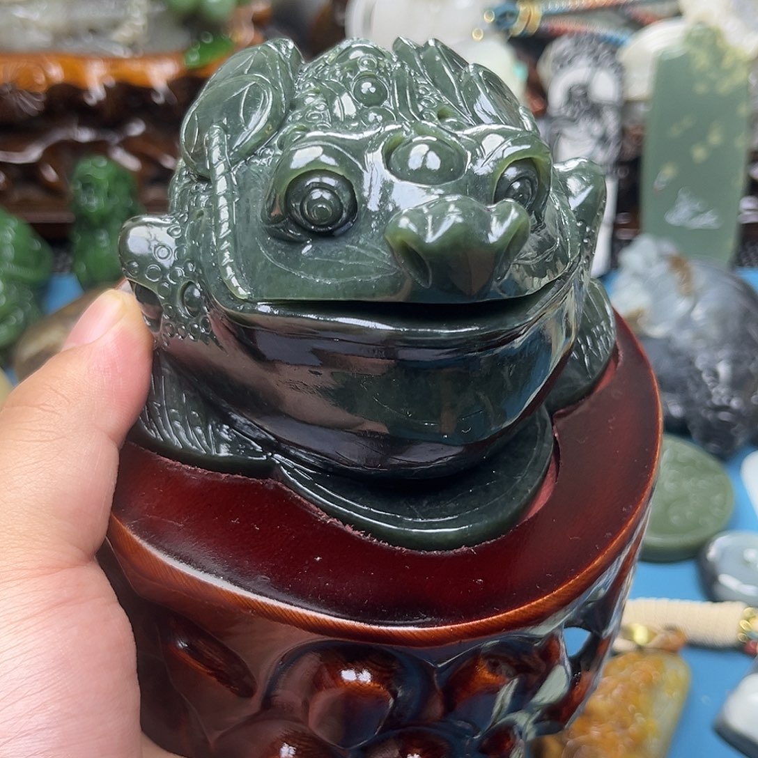 和田玉未镶嵌颈饰新疆和田玉且末料金蟾