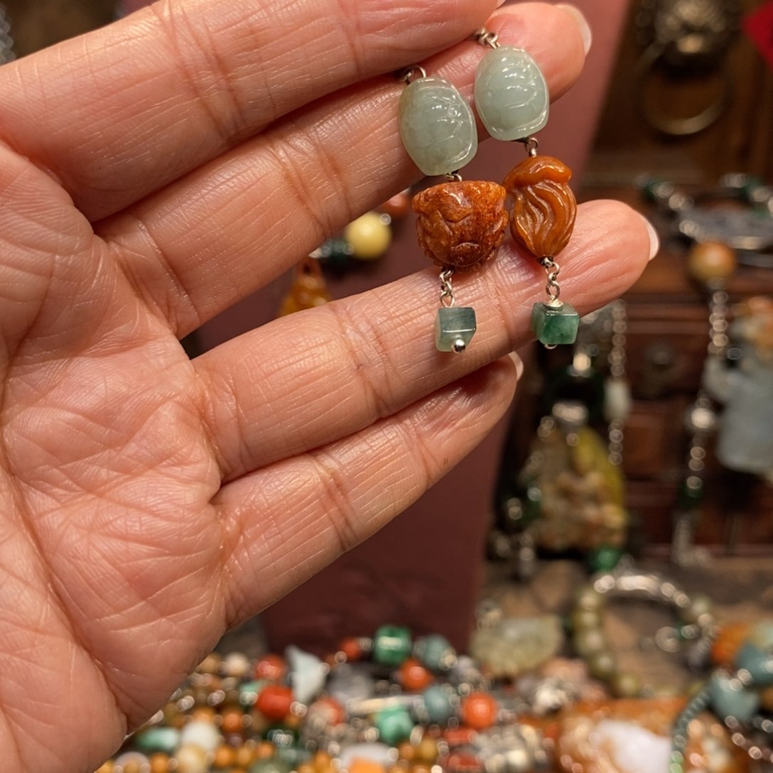 翡翠吊坠(赠链)未镶嵌