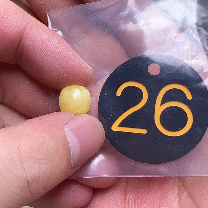 蜜蜡未镶嵌珠宝奇石10.4mm微瑕疵