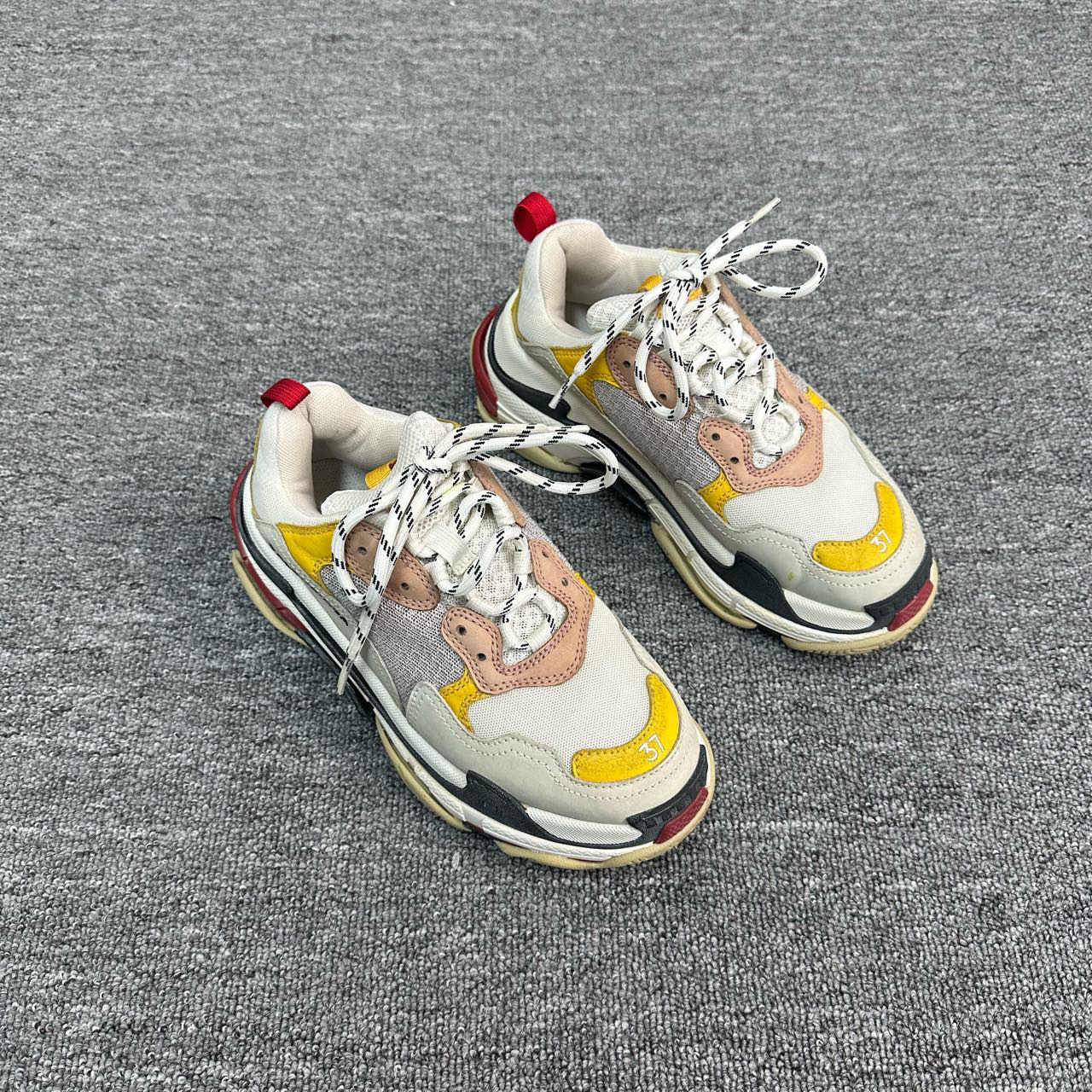 Balenciaga/巴黎世家黄白Triple S老爹鞋/37码/98新/价7700