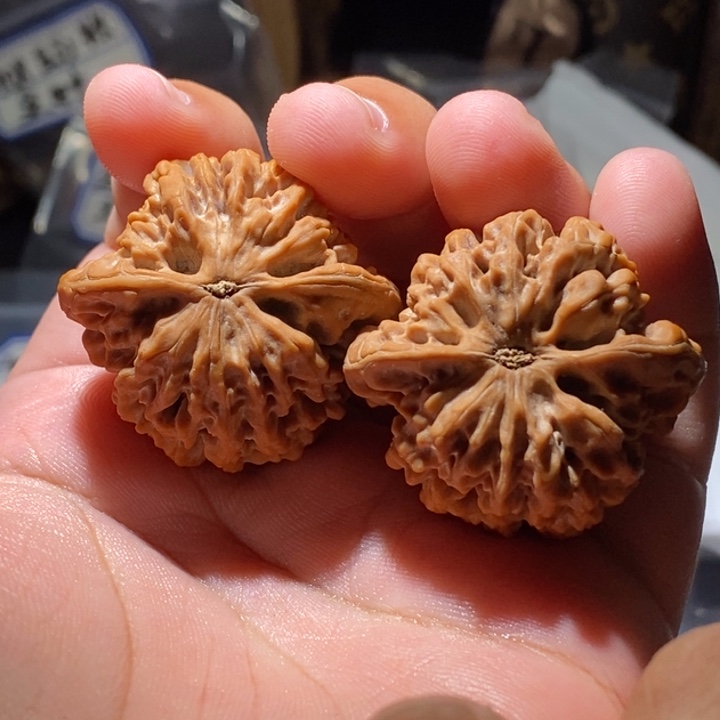 喝***了文玩核桃吊坠37全品秦闷（轻微磕碰）