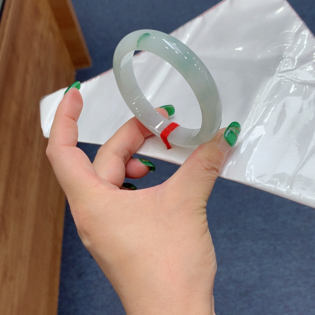 未镶嵌手镯（开口镯）翡翠