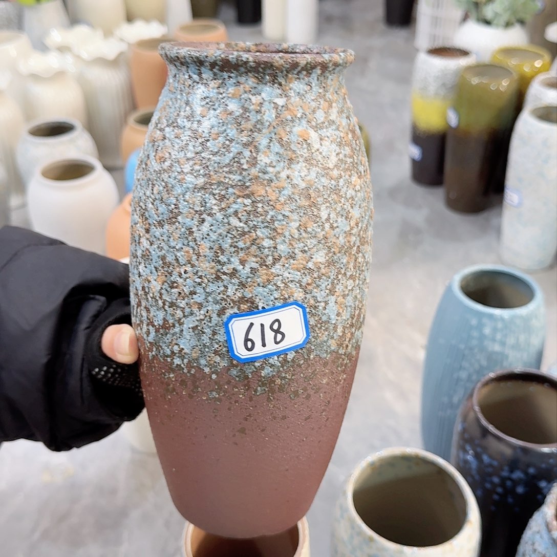瓶618号复古陶瓷高25厘米微瑕一个