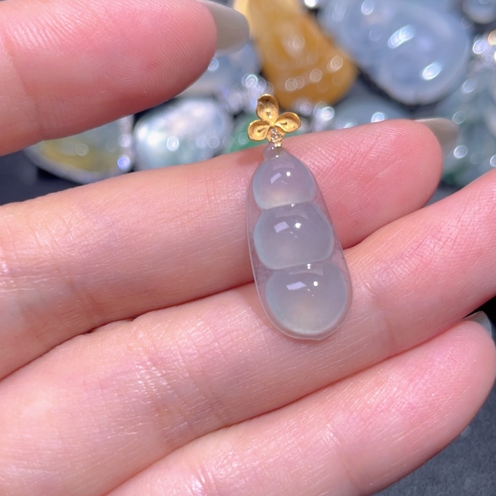 颈饰18K金镶嵌翡翠翡翠