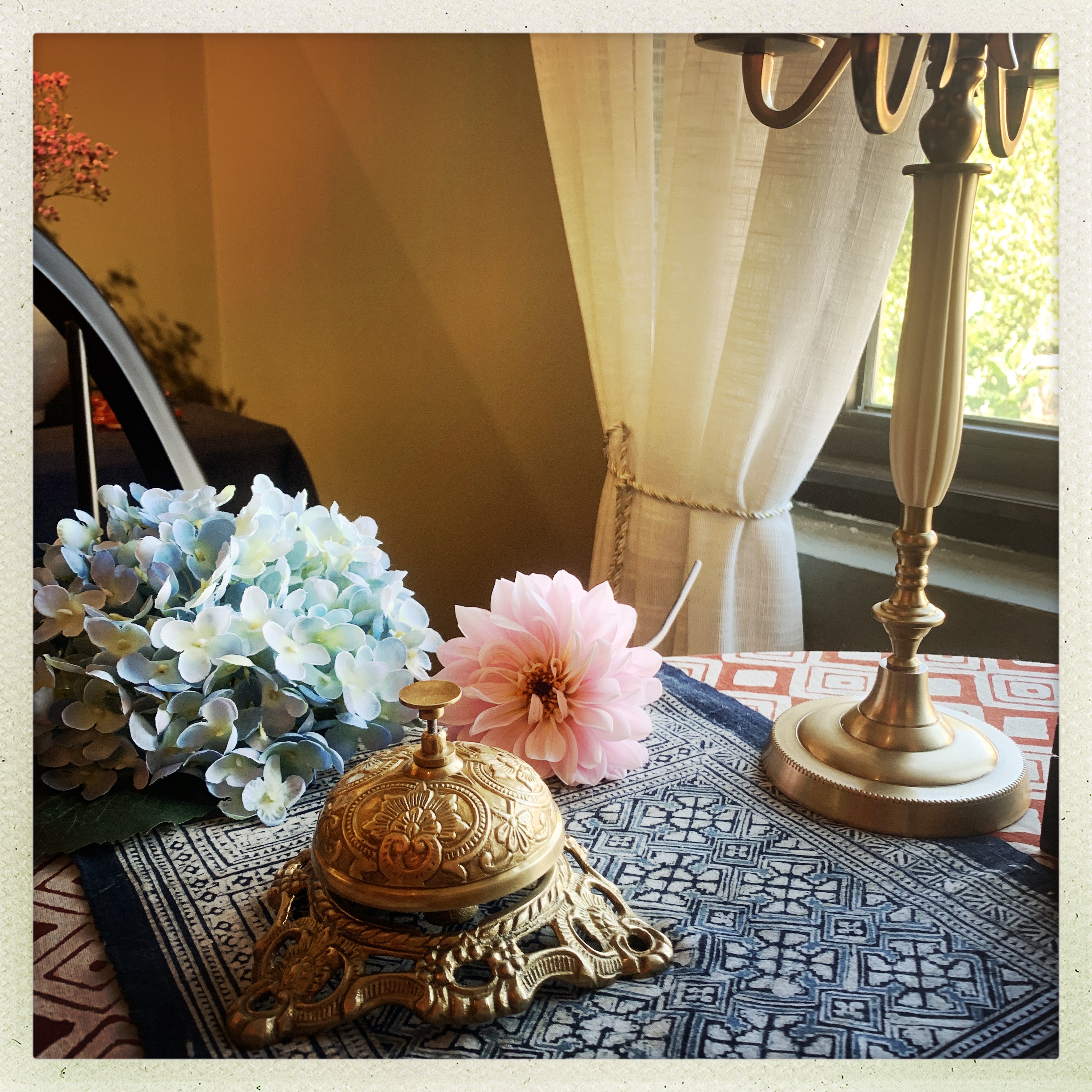 印度雕纹黄铜餐桌铃