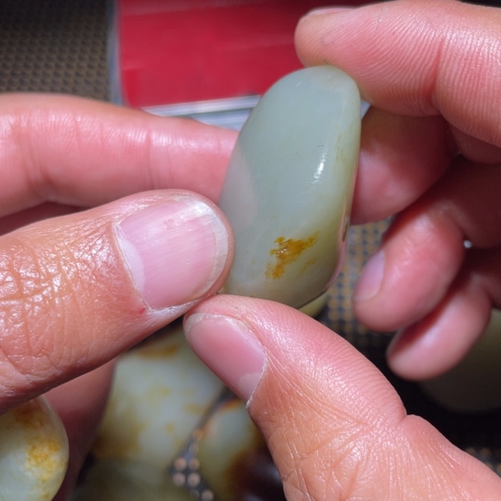 和田玉（糖玉）未镶嵌珠宝奇石