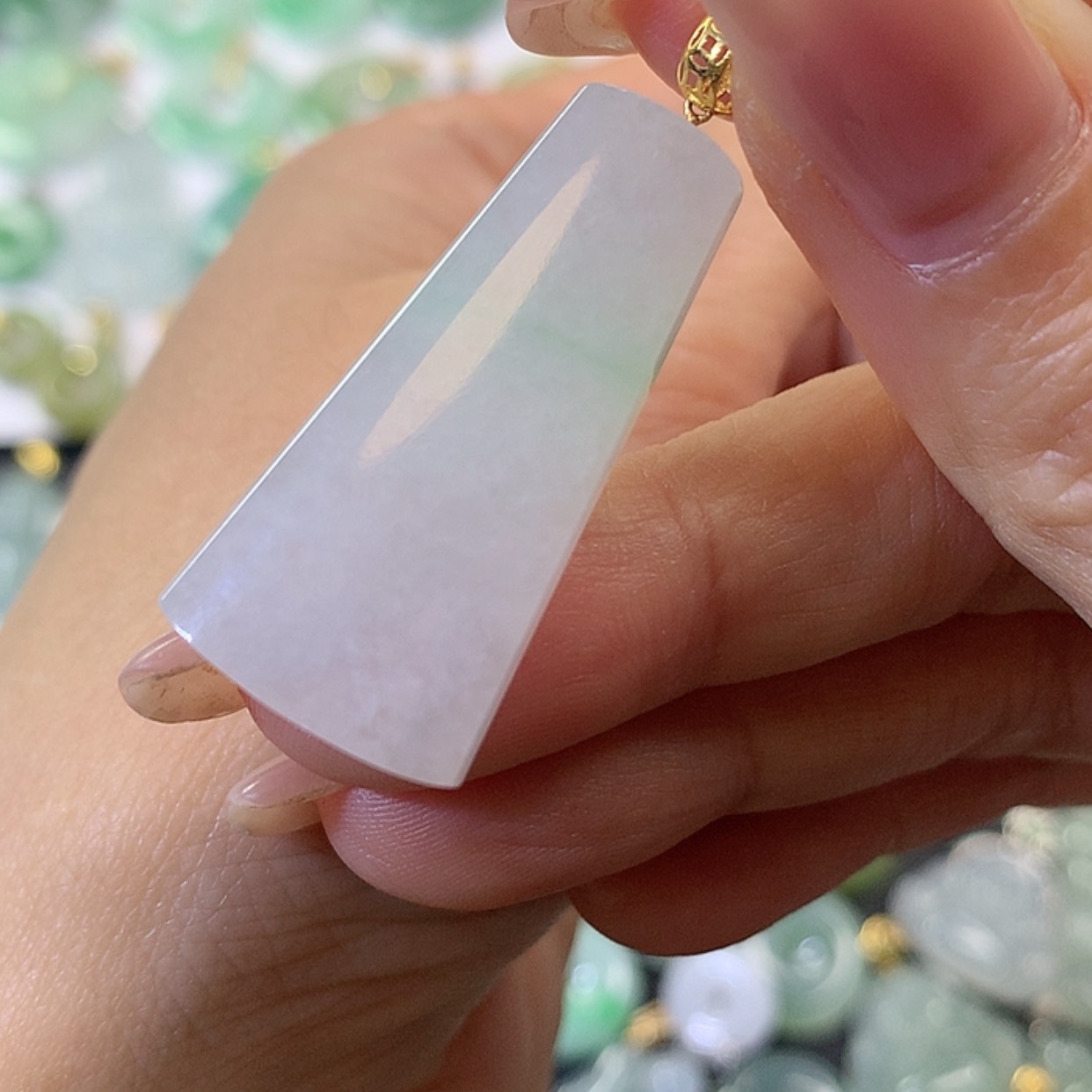 【闪购商品】翡翠吊坠(赠链)18K金镶嵌