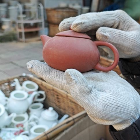 库存微瑕小紫砂壶一个