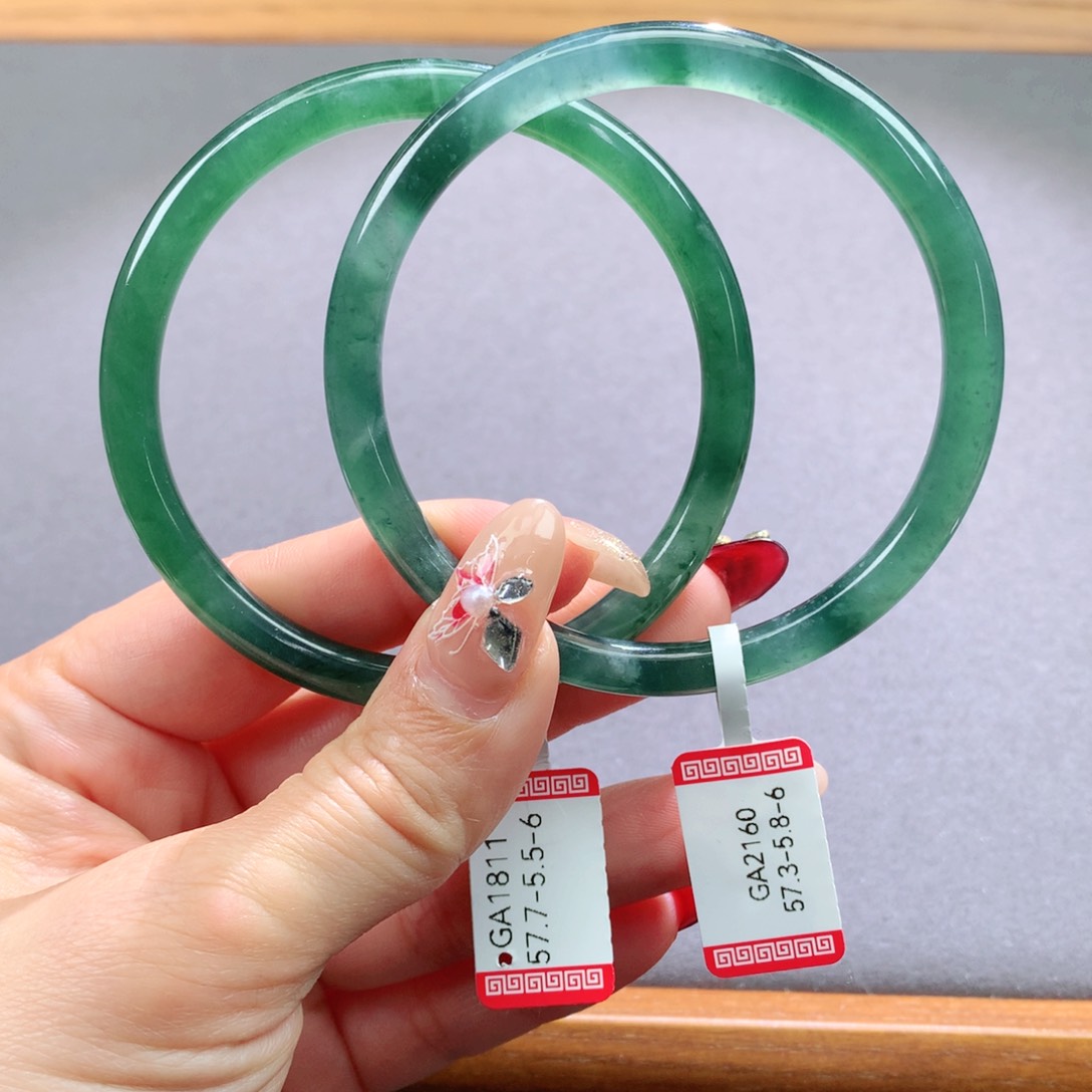 翡翠手镯未镶嵌天然翡翠手镯叮当镯