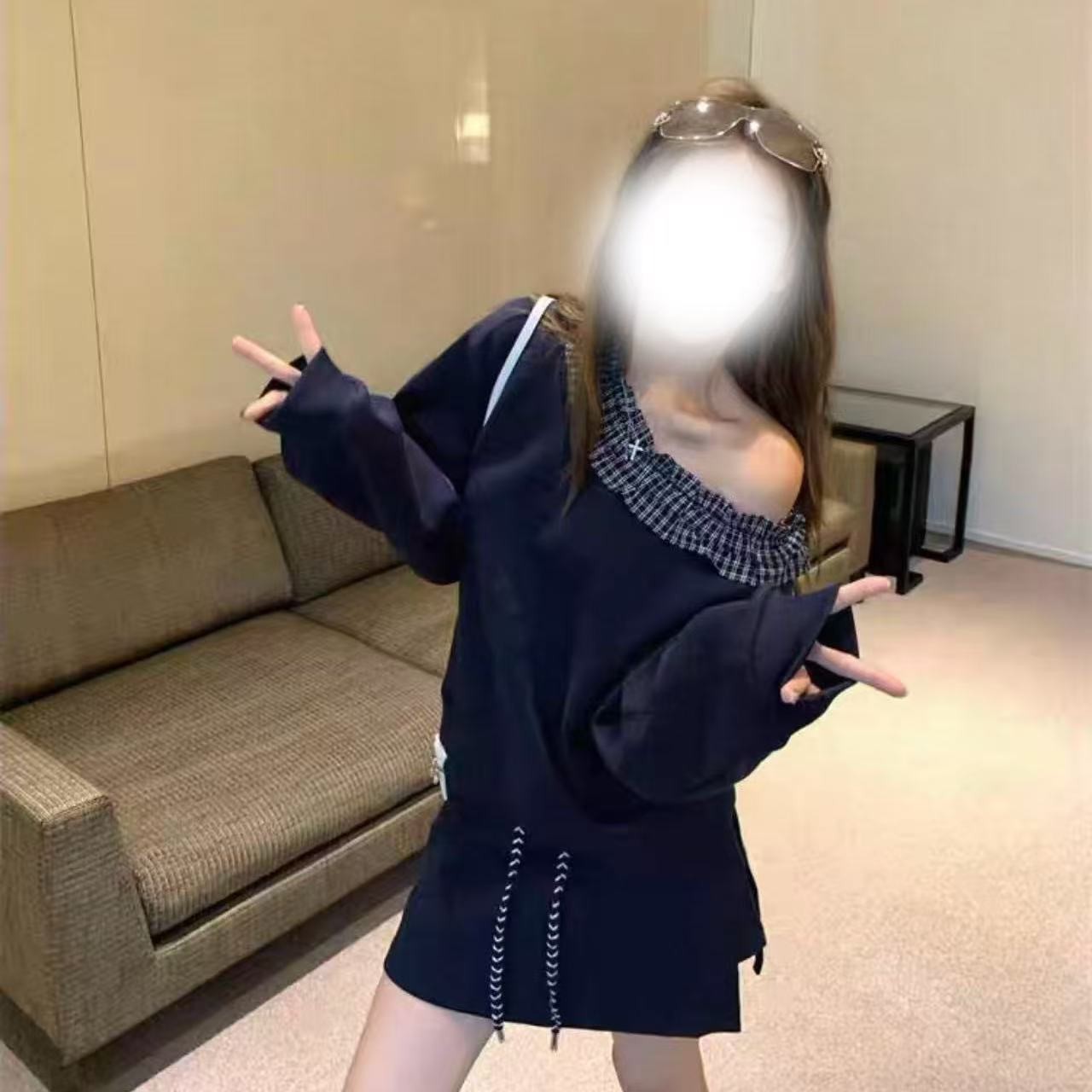 胖鹅张~韩系木耳边斜肩宽松长袖上衣+半身短裙#1068