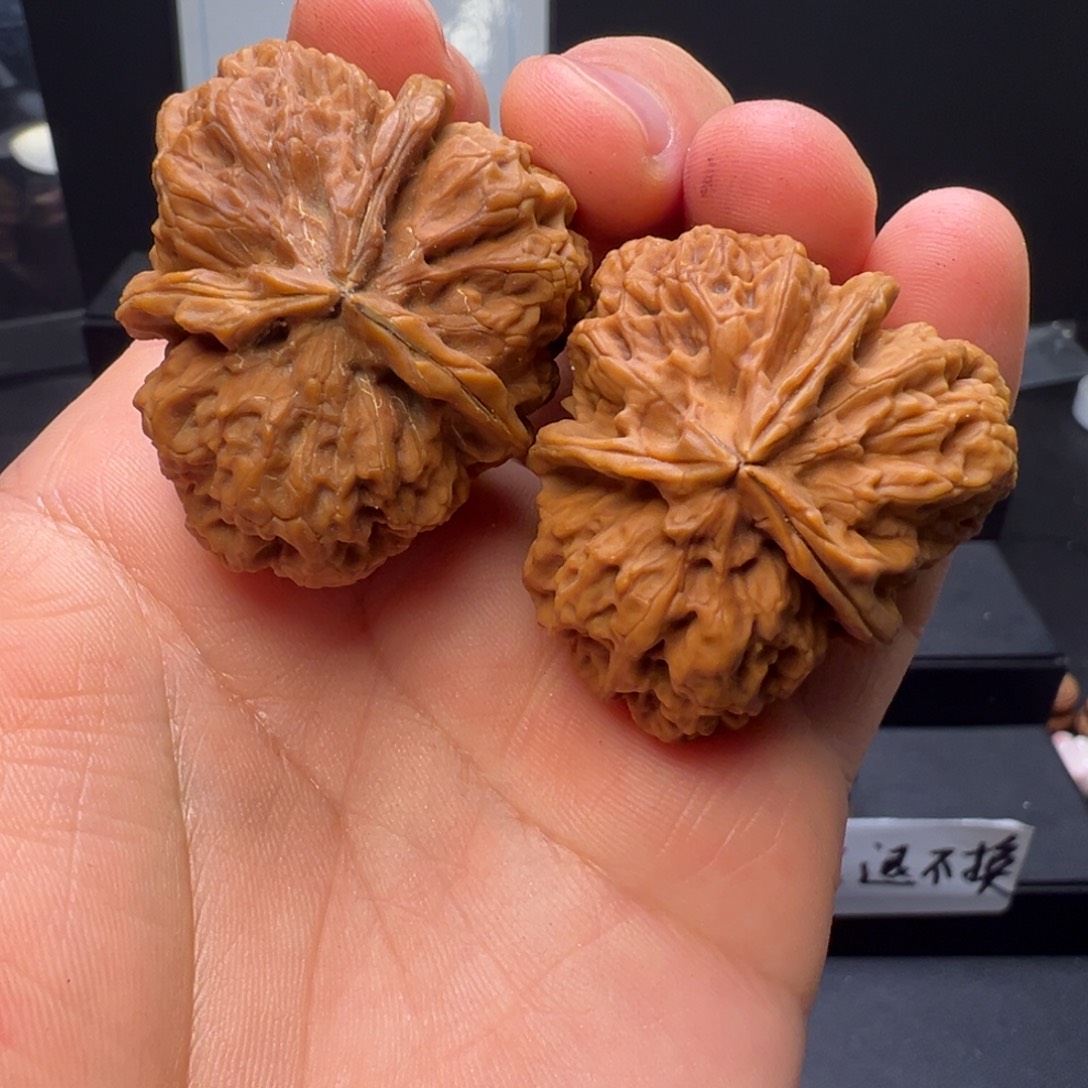 吊坠文玩核桃水龙纹三棱41mm