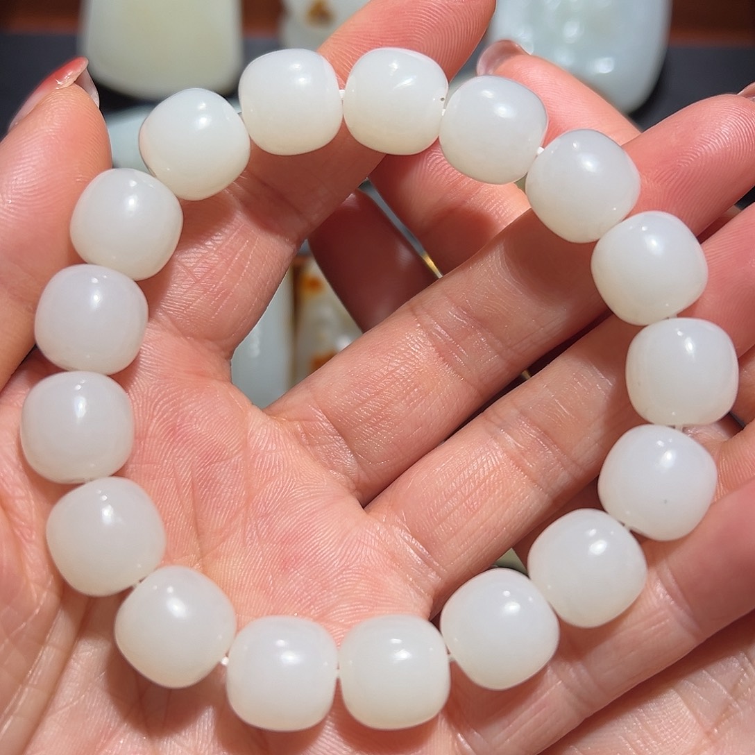 和田玉未镶嵌手串