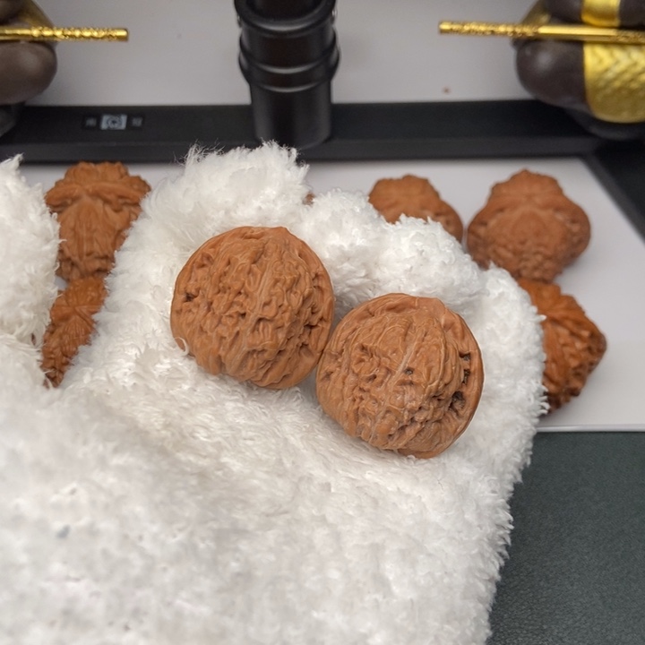 文玩核桃吊坠四座楼