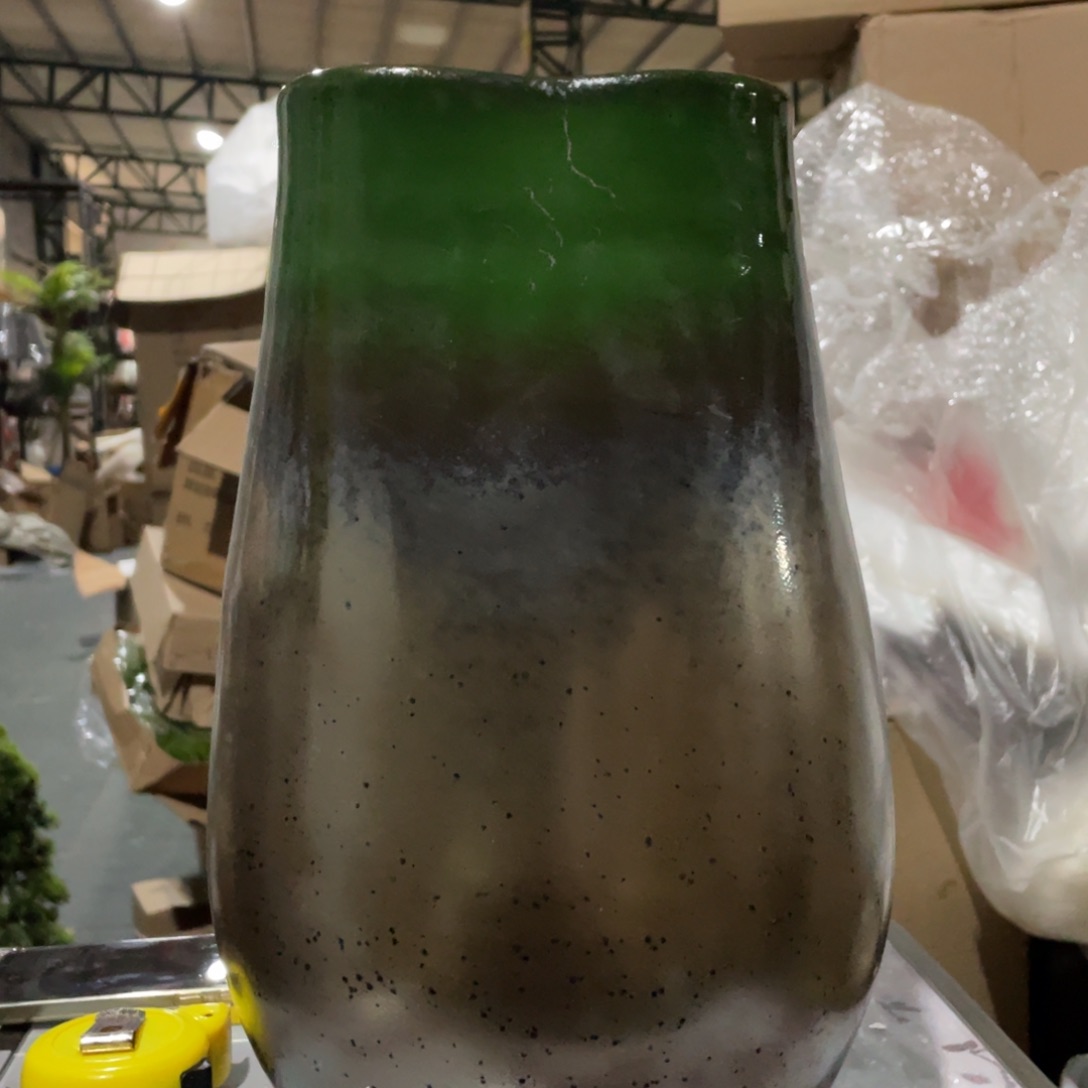 陶瓷花瓶，家具摆件。