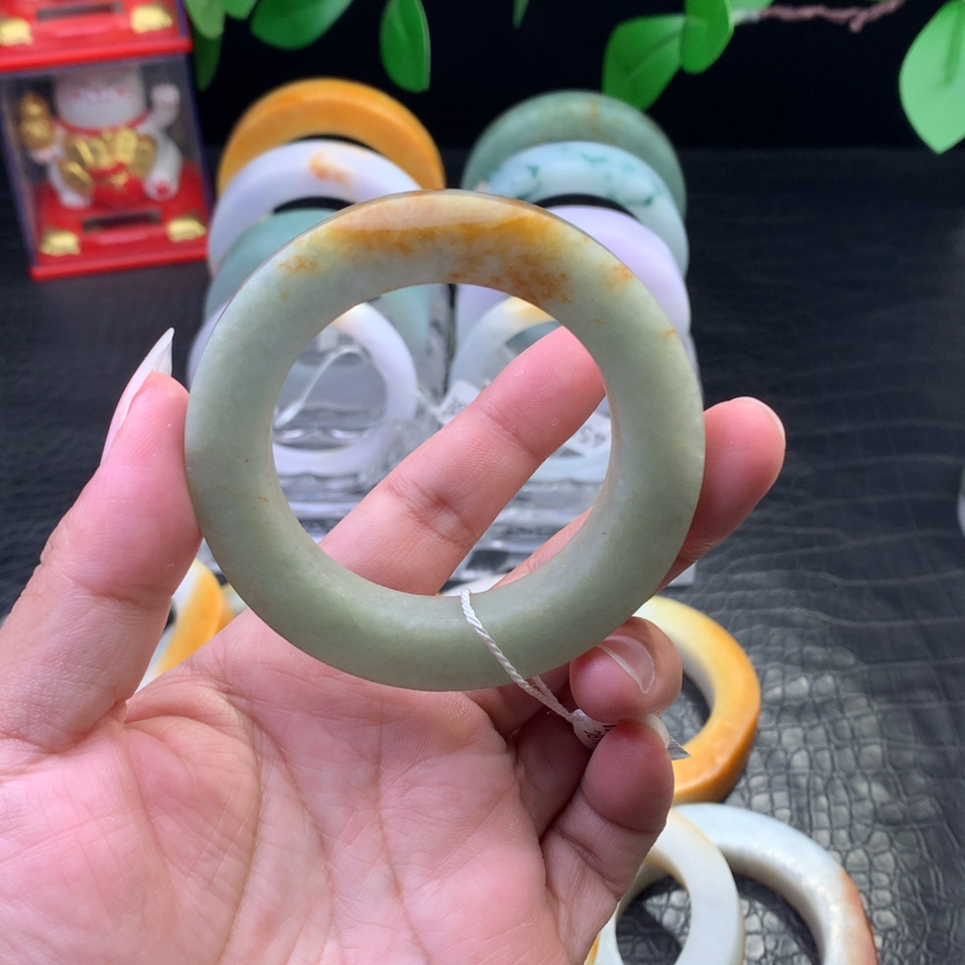 定制翡翠未镶嵌手镯