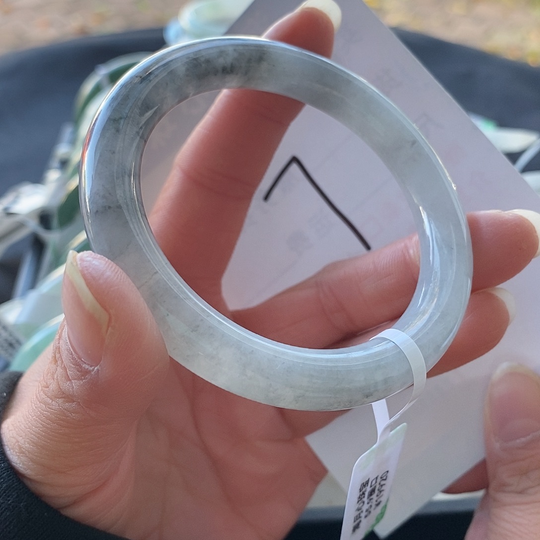 翡翠未镶嵌手镯55.9圈口手镯