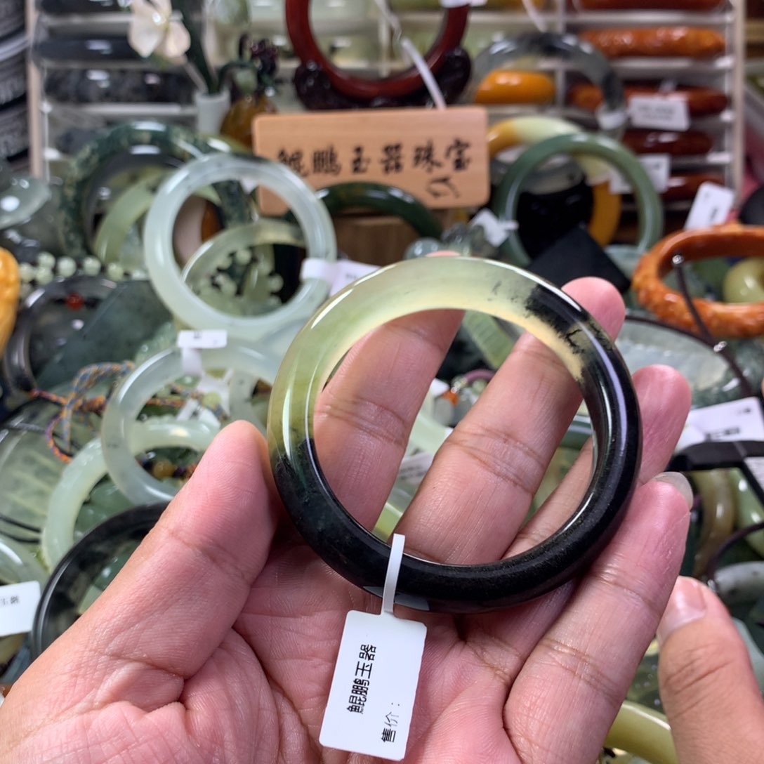 蛇纹石玉手镯未镶嵌老****农